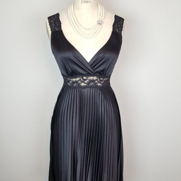 Classic Little Black Dress w/Pleated A Line Skirt & Sheer Lace Panel @ Waist * S - Picture 1 of 10